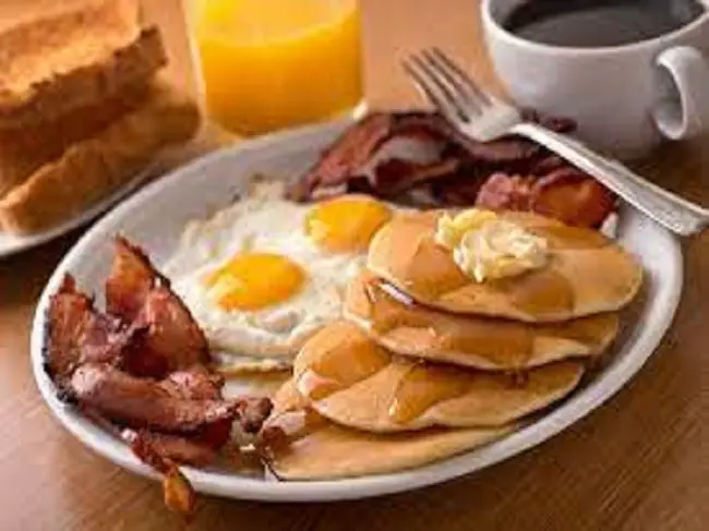 All day breakfast Maui pancakes waffles near you