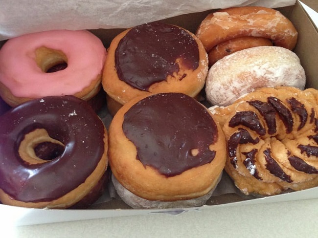 Best donut bagels Detroit 24 hour breakfast restaurants
