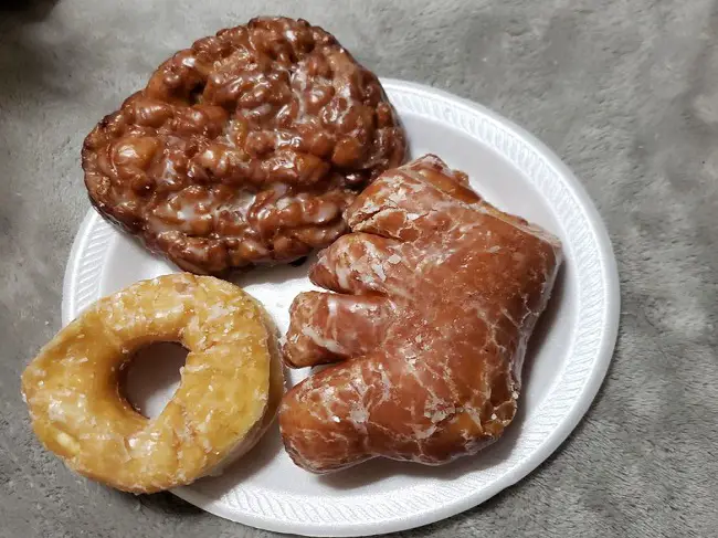 Best donut bagels Houston 24 hour breakfast restaurants